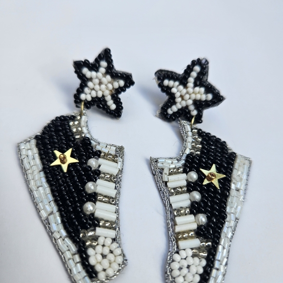 Seed Beaded Handmade Earrings - Picture 6 of 7